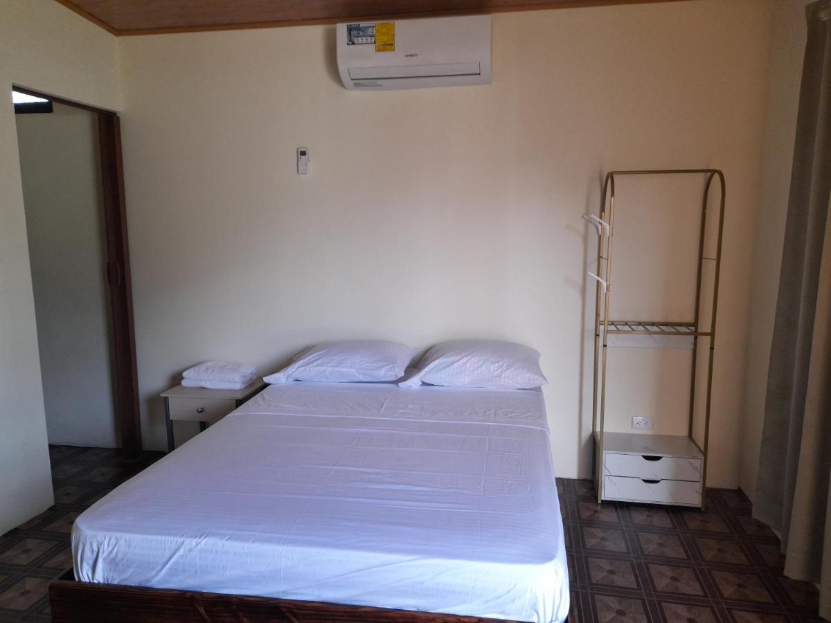 Cabinas Playa Agujas Apartment Quebrada Ganado Luaran gambar